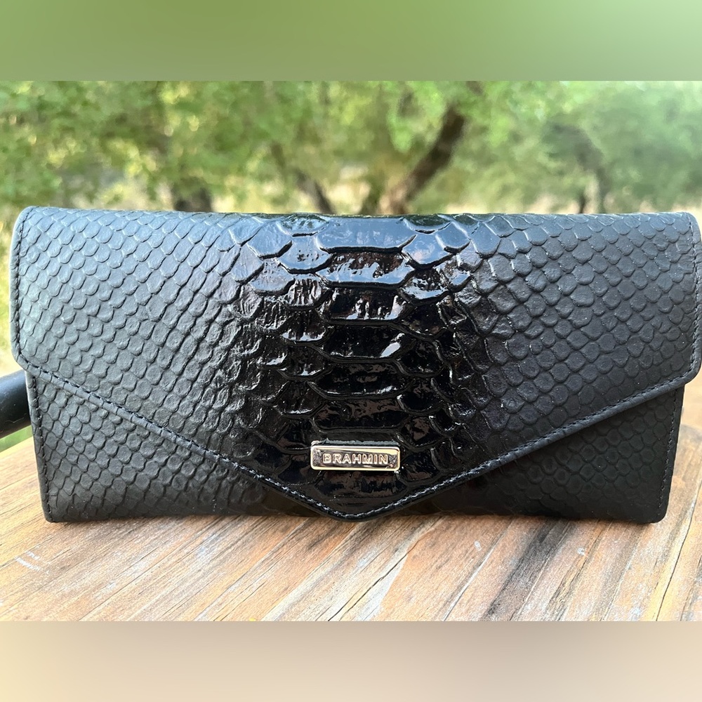 NWT HTF BLACK HARKNESS Veronica Wallet